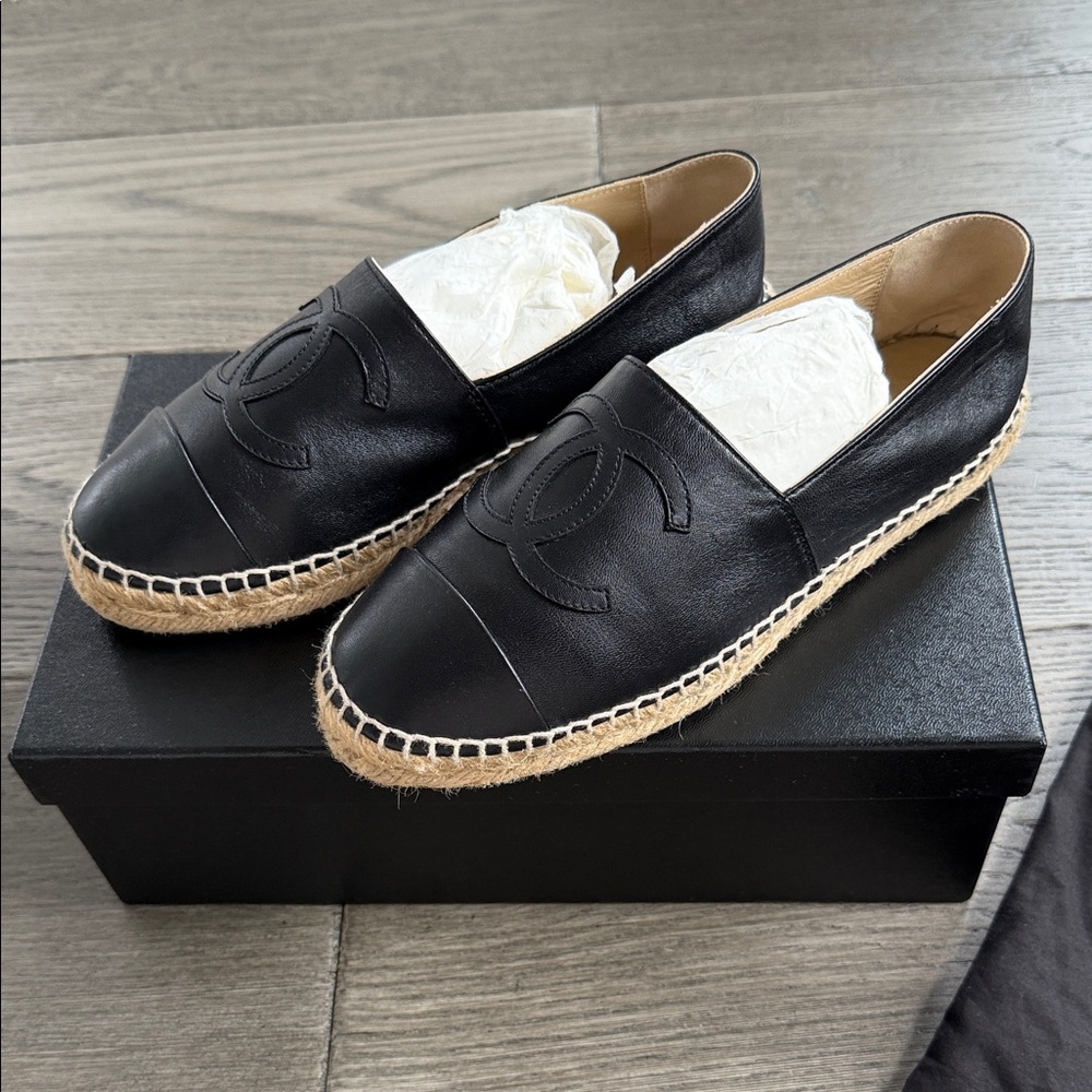 CHANEL Black Leather Espadrille Slip-Ons with Interlocking CC - Picture 2 of 7